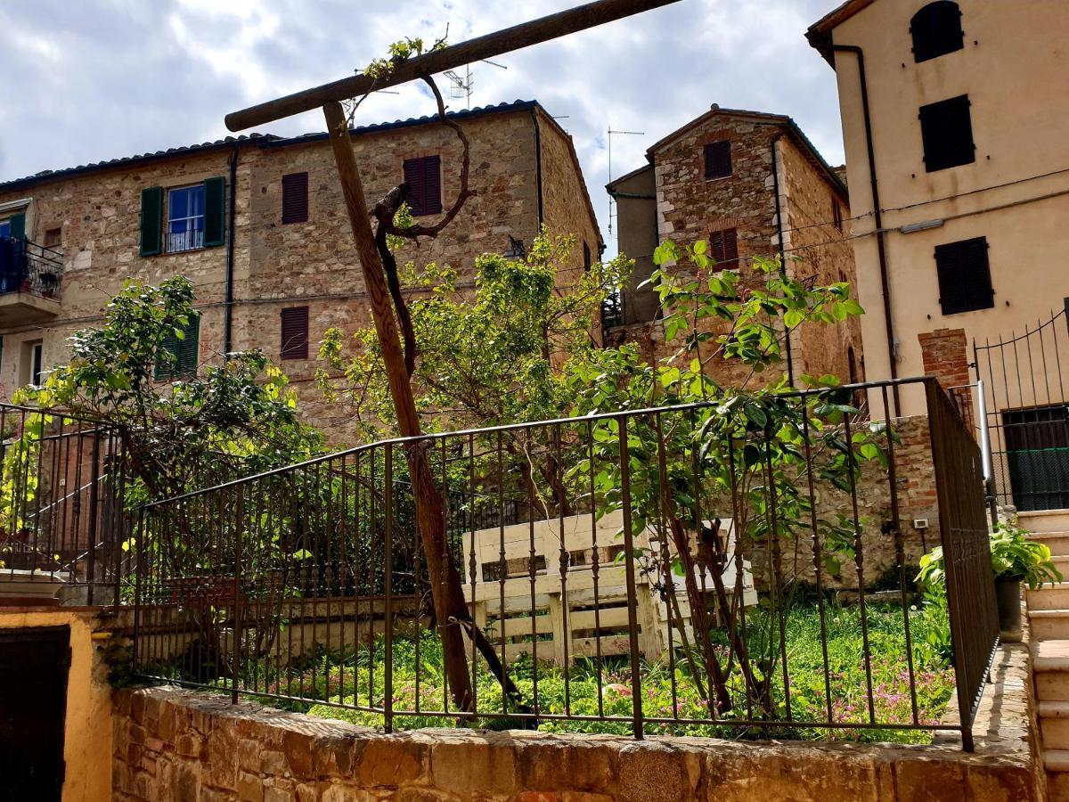 Castiglione dʼOrcia Belladonna Guesthouse מראה חיצוני תמונה